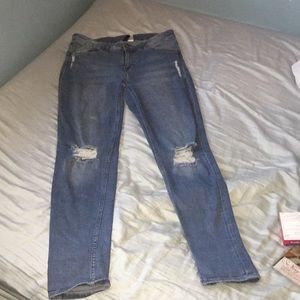 Blue ripped skinny jeans